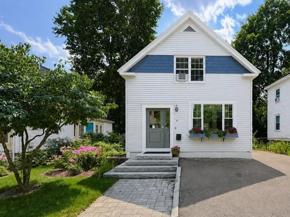 9 Parmenter Ave, Maynard, MA 01754
