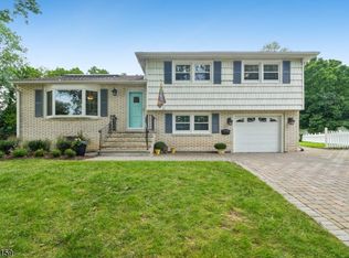 49 Skyview Rd, Bloomfield, NJ 07003