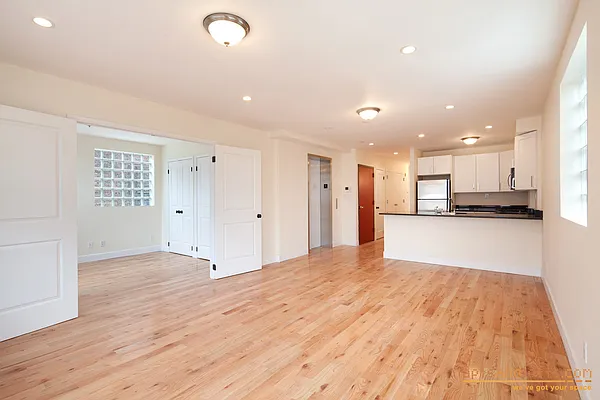 Rented by aptsandlofts.com | media 15