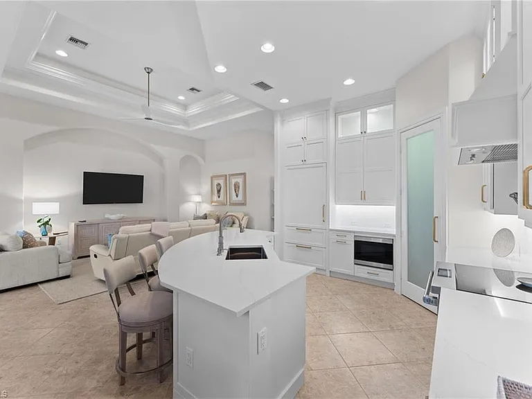 7831 Valencia Ct — Photo 20
