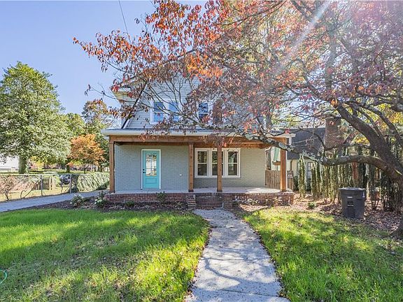 2nd image of 929 S Hawthorne Rd