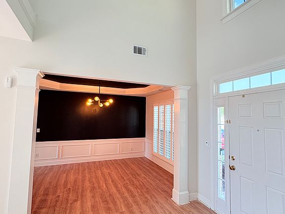 5th image of 1216 Bickham Way SE
