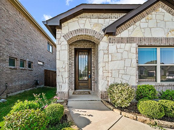 3rd image of 4425 Ridgehurst Ln