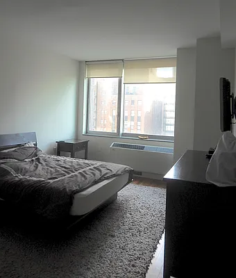 Rented by Douglas Elliman | media 7