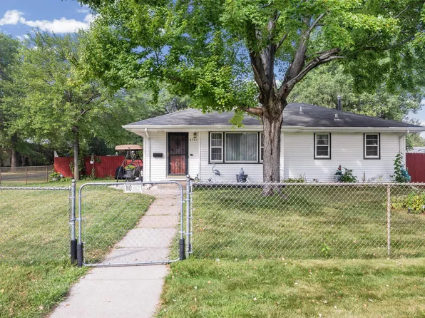 6701 Regent Ave N, Brooklyn Center, MN 55429