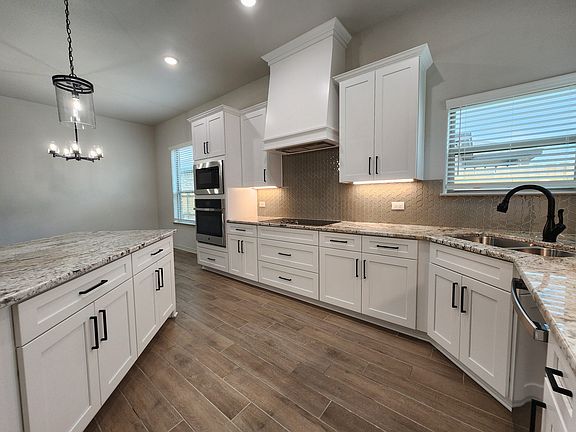 5th image of 712 Eagle Claw Dr