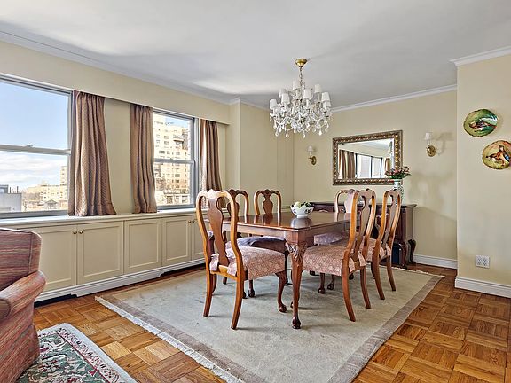 4th image of 525 E 86th St #9DE