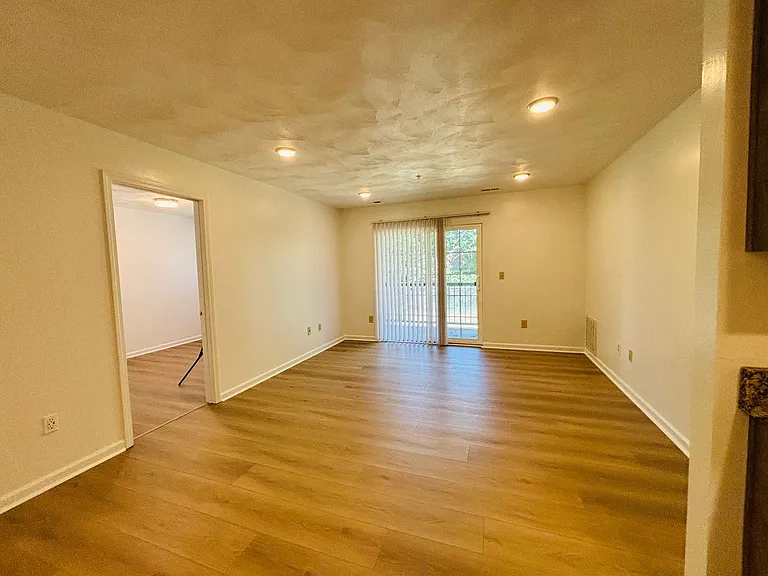 927AB - 410 Houston St. - DM — Photo 89