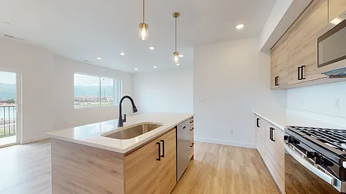 1322 S Sawmill Blvd #508 Photo 1