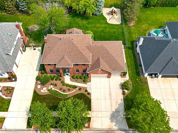 3rd image of 10932 Royal Glen Dr