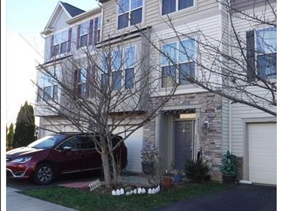 5th image of 42613 Chisholm Dr