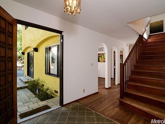 5th image of 3913 Orangewood Dr