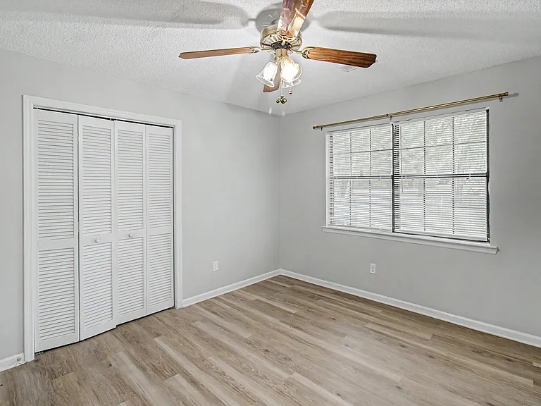 21 Pinewood Ln — Photo 16