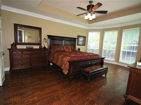 5th image of 2301 Brenham Dr