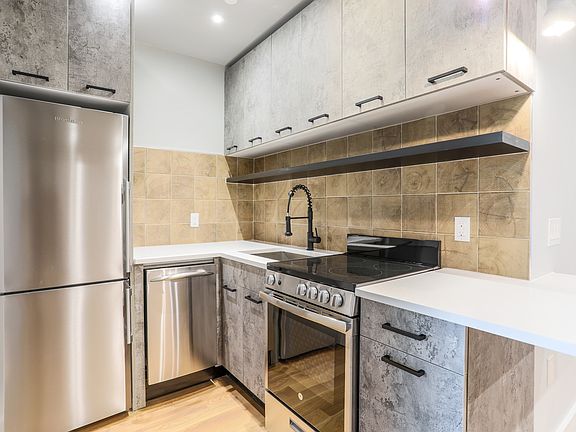 4th image of 972 Gates Ave #307