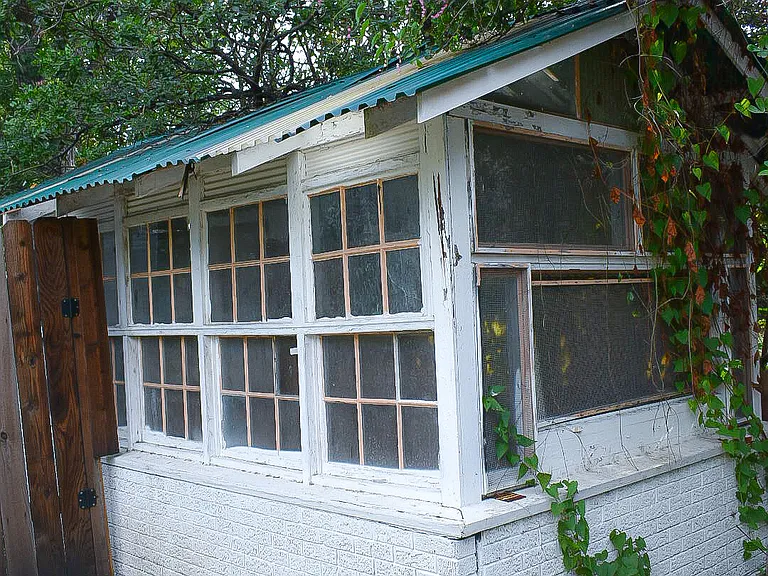 2246 E Houston St — Photo 26