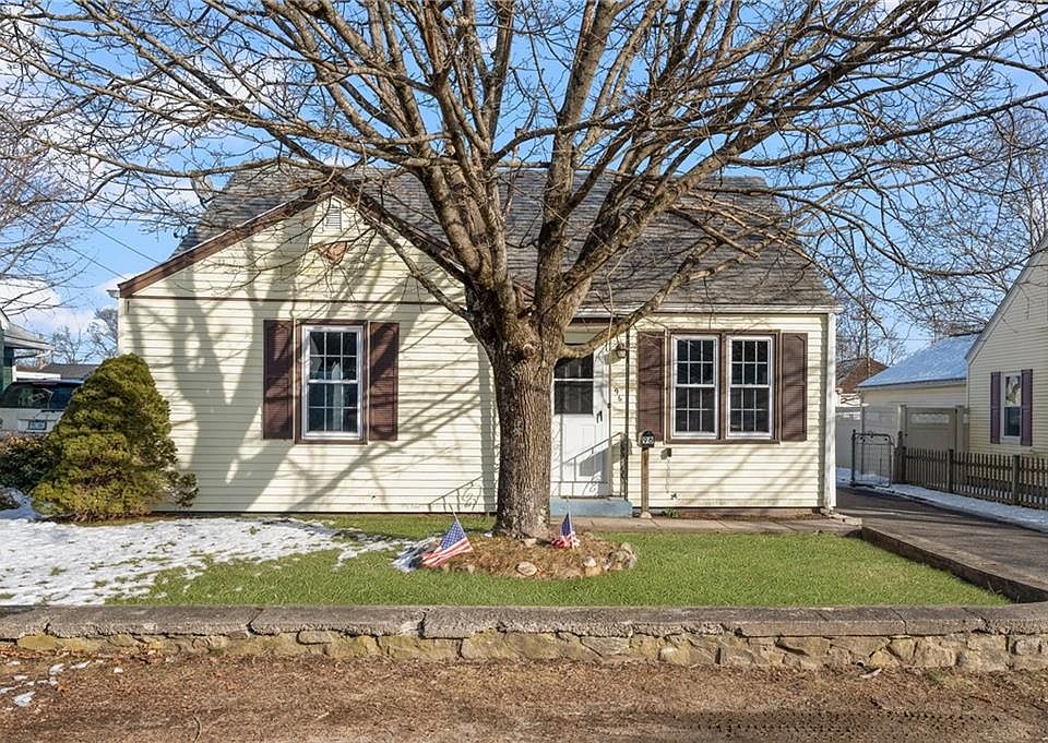 96 Lydia Ave, Woonsocket, RI 02895 Zillow
