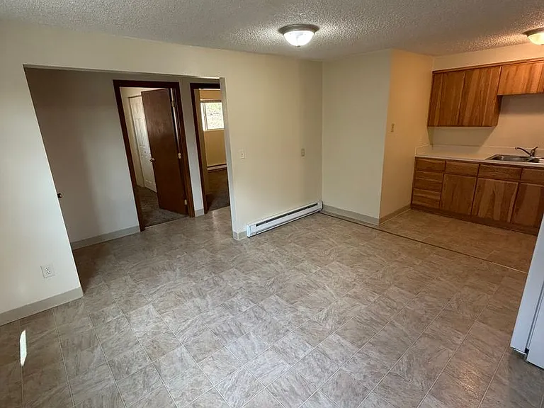 Pinewood Apartments — Photo 20
