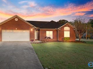 147 Singletree Dr, Hazel Green, AL 35750