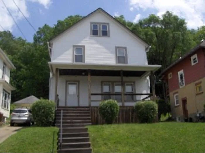 279 Linden Ave photo 1