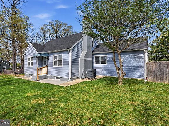 3rd image of 632 Durham Rd