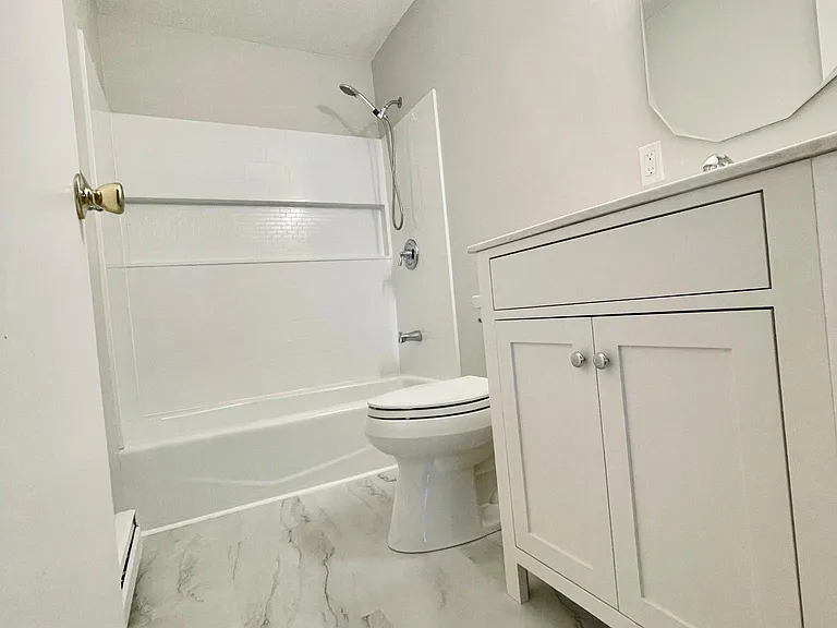 2400 Harbor View Dr #2400 — Photo 7