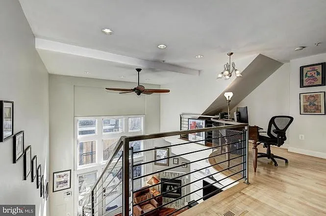 211 R St NE #A — Photo 11