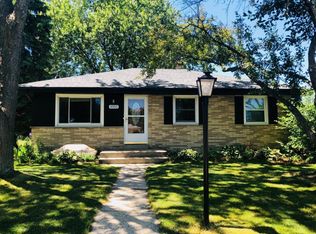 4055 S 83rd St, Greenfield, WI 53220