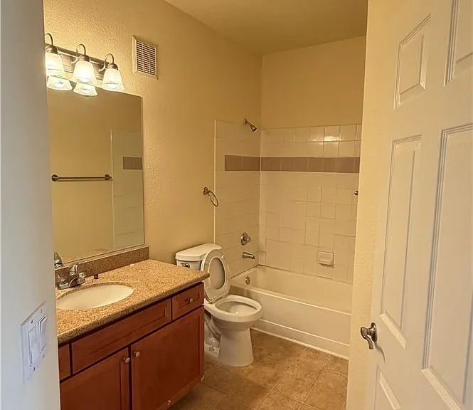 4400 S Jones Blvd #2129 — Photo 5