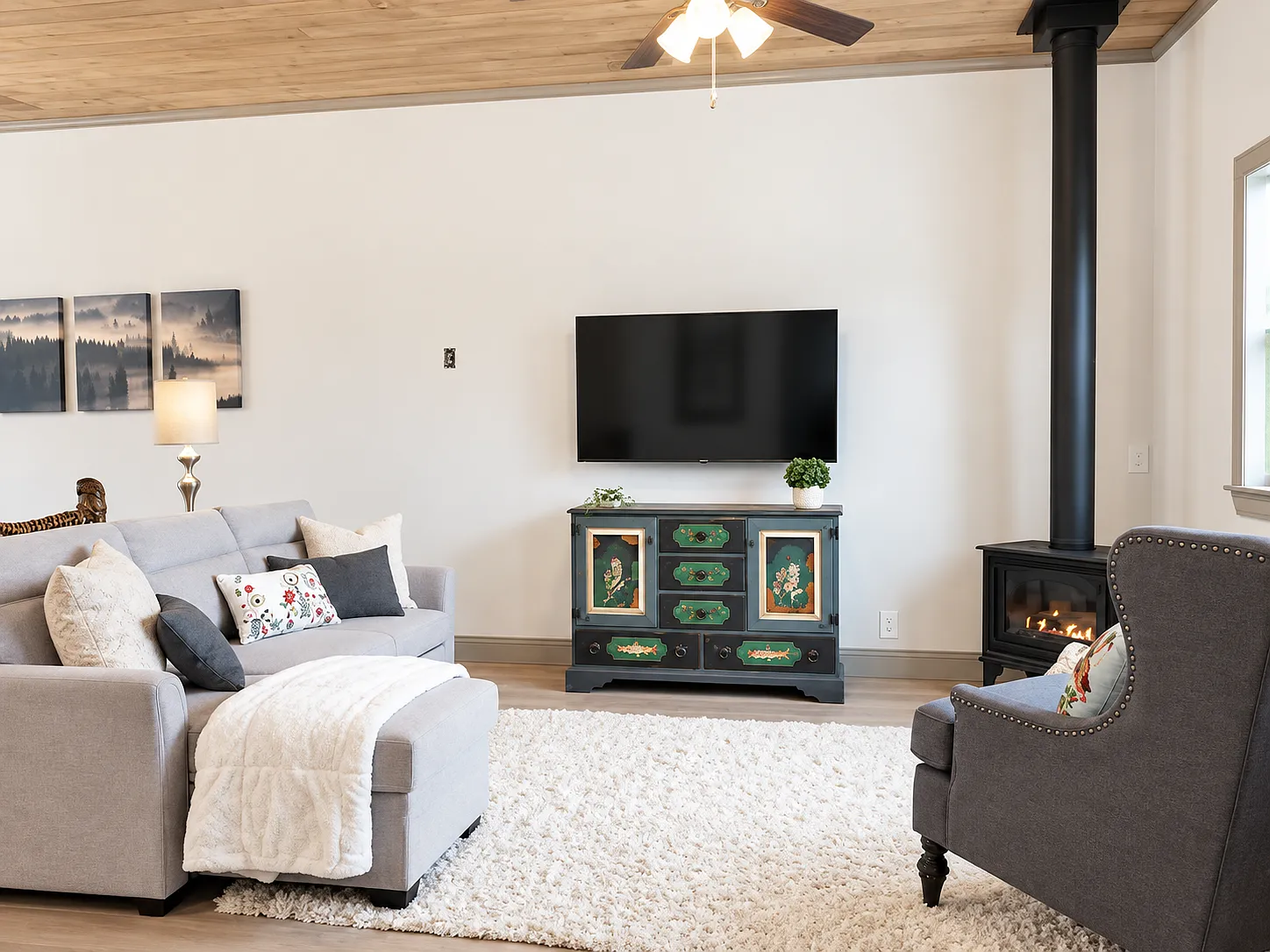 2 bed, $1,800 — Photo 2