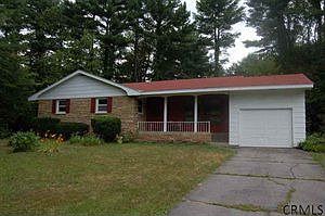 2nd image of 32 Forest Rd