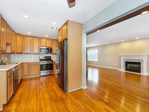 4th image of 2 Meadow Lakes Dr #1