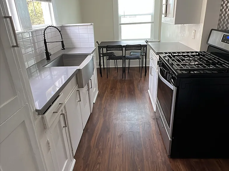 1694 Oxford St #B — Photo 1
