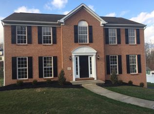 105 Camelot Cir, Coraopolis, PA 15108