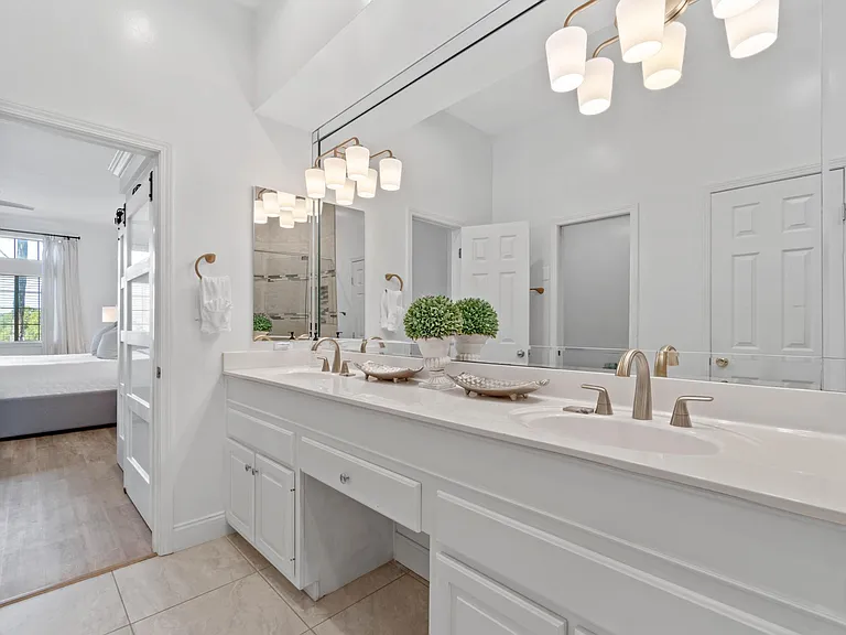 5280 Tivoli Dr — Photo 12