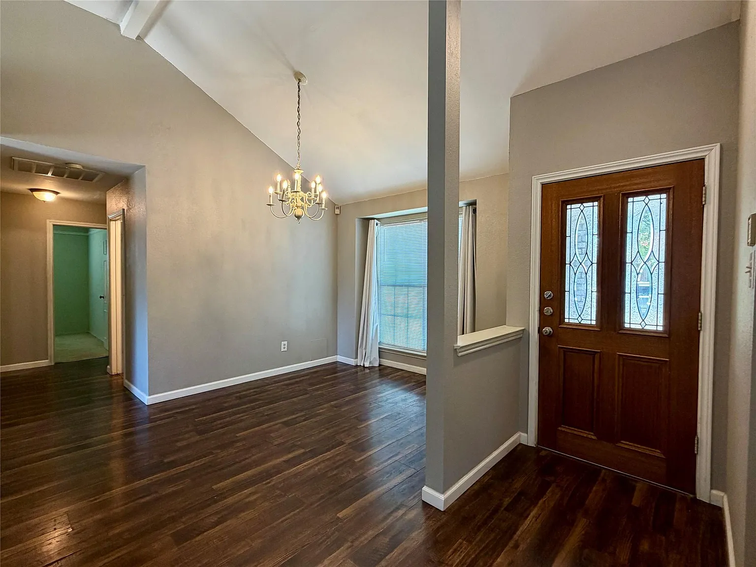 3 bed, 1697 sqft, $2,295 — Photo 2