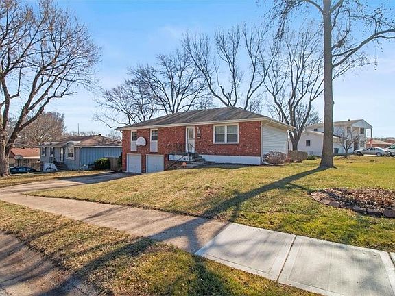 3rd image of 16901 E 31st St S