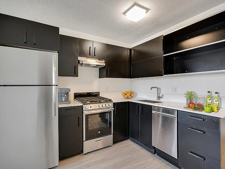 Kent Apartments — Photo 5