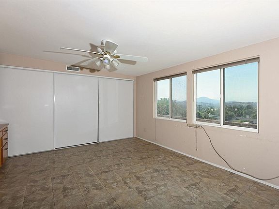 3rd image of 1669 Villa Crest Dr