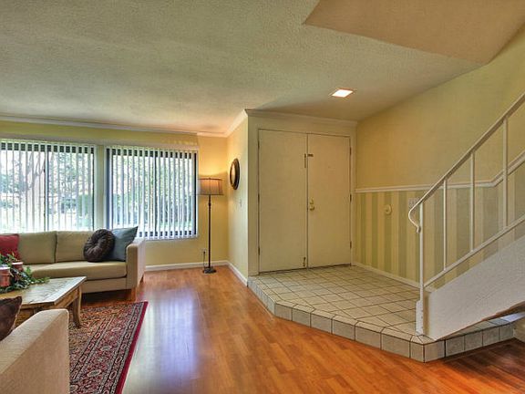 5th image of 1586 Fitchville Ave
