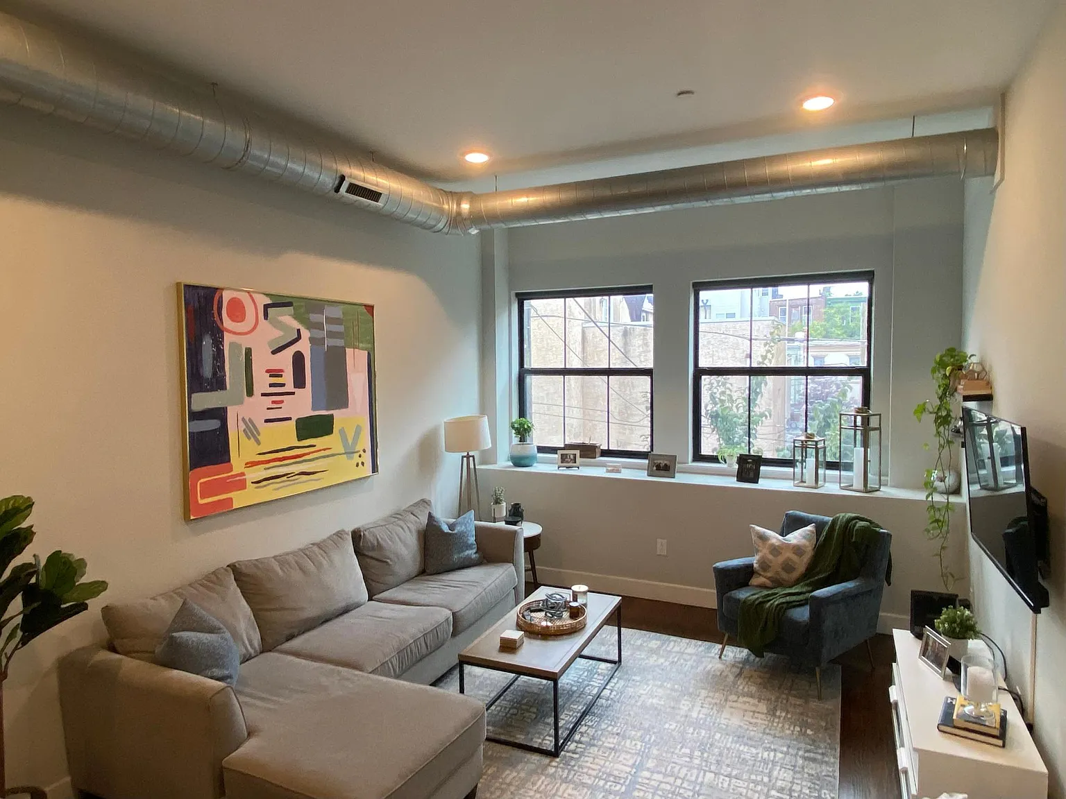 2 bed, 1100 sqft, $2,250 — Photo 3