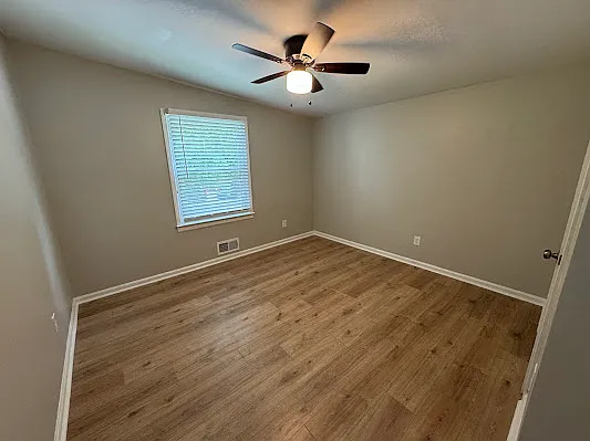 1049 Hemphill Ave NW — Photo 6