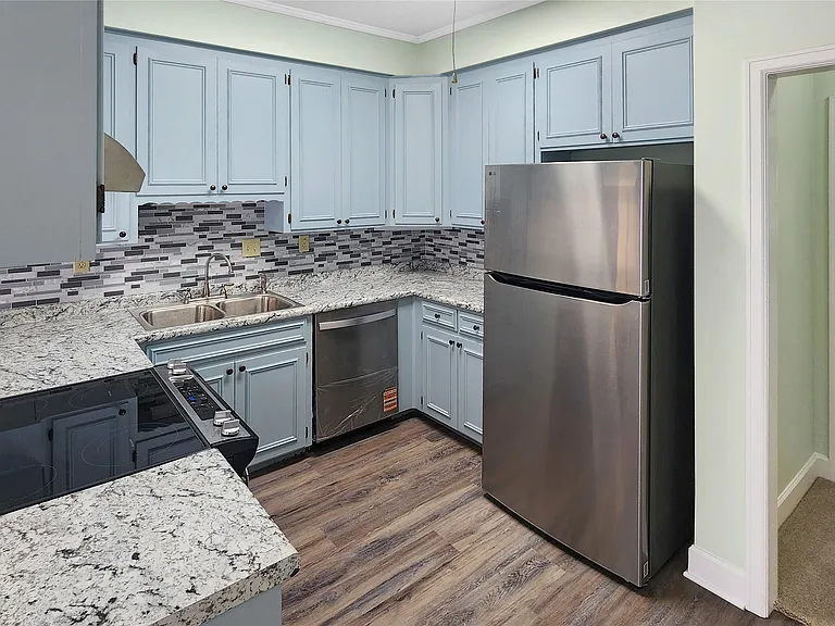 2067 Hazel Hedge Ln — Photo 12