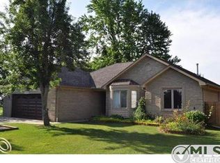 2756 Seventeen Mile Rd, Sterling Heights, MI 48310