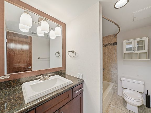 3rd image of 3235 Sage Rd #404