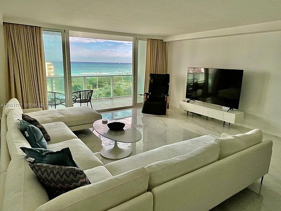 2nd image of 100 Bayview Dr APT 1006