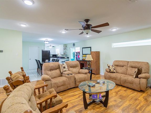 3rd image of 203 Mann Ave