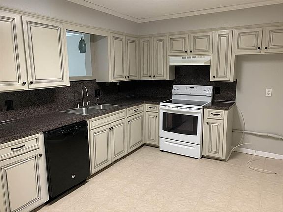 5th image of 1306 Welch Ave
