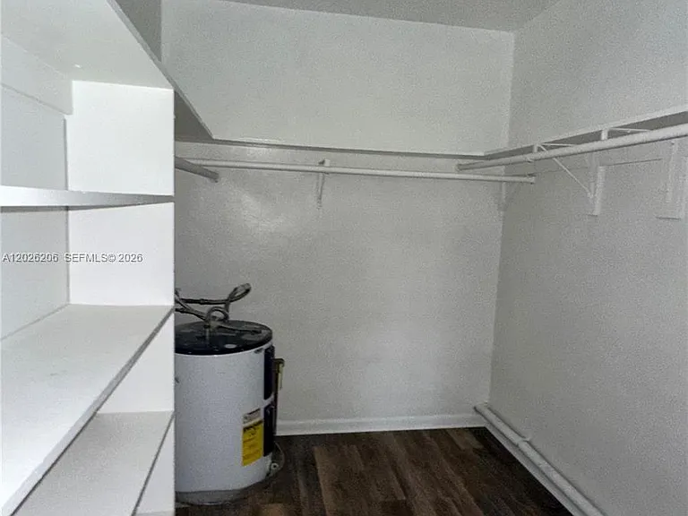 3720 NE 22nd Ave #11 — Photo 15