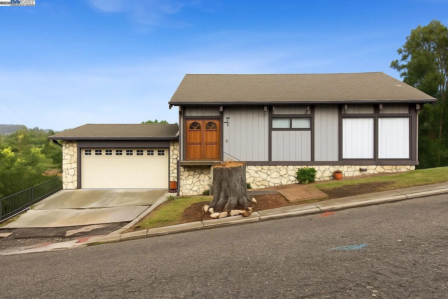3660 Oak Knoll Blvd photo 1